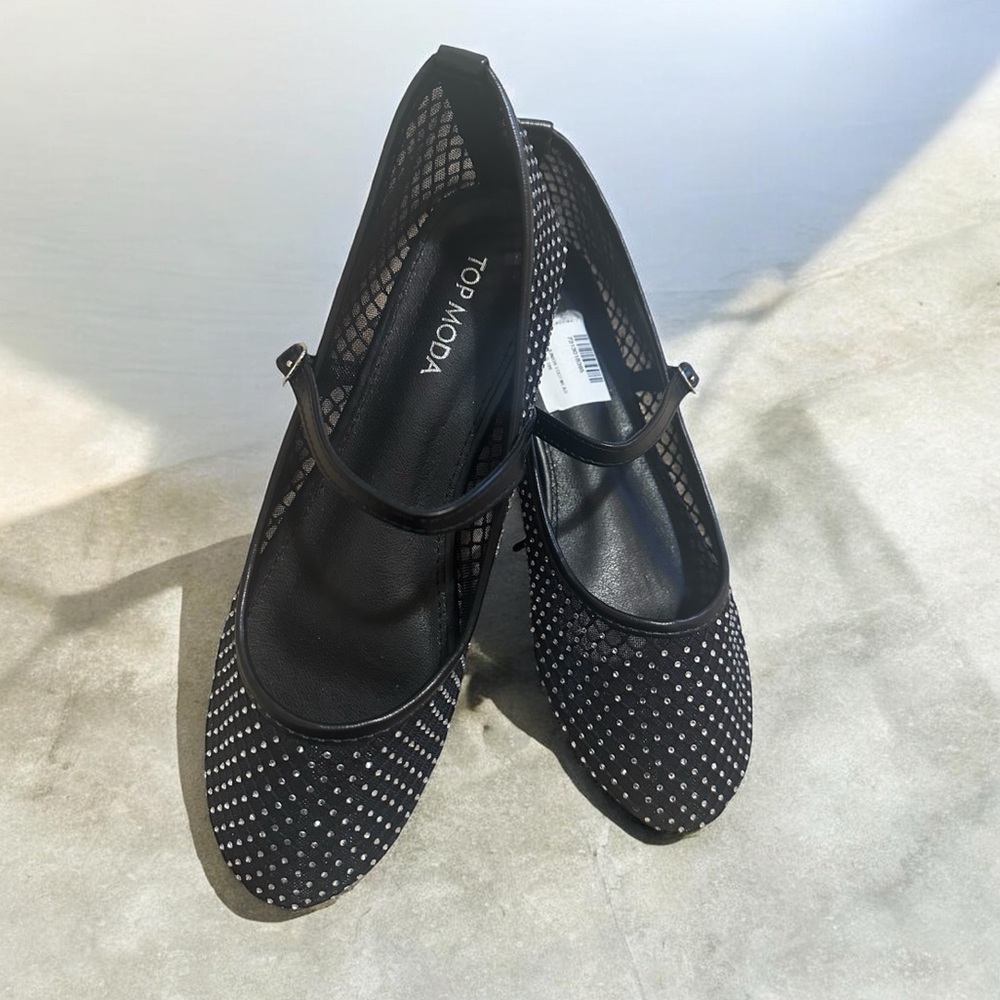 TOP Moda Black Flats with Rhinestone Dots